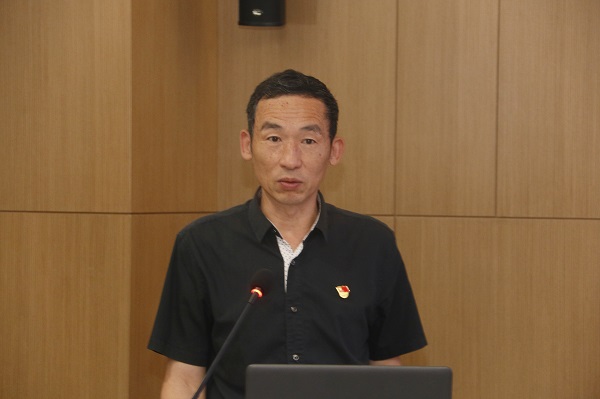 aitiyu爱体育官方在线入口-aitiyu爱体育(中国)
监事会主席、党委副书记陈百斌宣读《关于表彰aitiyu爱体育官方在线入口-aitiyu爱体育(中国)
先进基层党组织和优秀共产党员的决定》.jpg